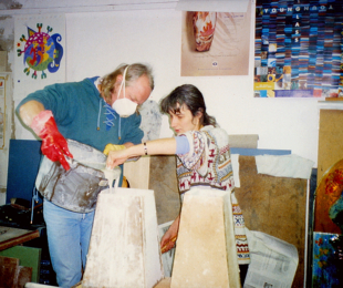 lost wax_pouring plaster into the mold